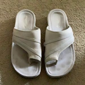 Ladies 8 Beige Merrell Sandals 901219